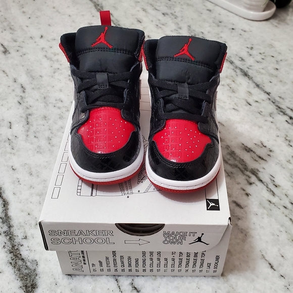 Jordan 1 Bred - Picture 3 of 12